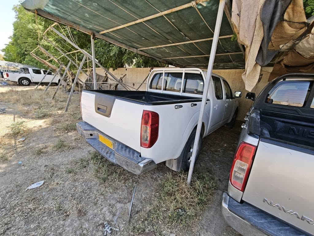 نـاڤـارا ٢٠٠٨ رقم بغداد 
حزام بةس كليرة بي زةربة
بيلاد توماتيك
مةكينة بةطة
واجيهةي لةكةلة وةشةرت حاسيبة
شوين كةلار
هي من نية تلفون بوخاوةني بكةن
*********** السليمانية, العراق

