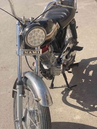 دراجه للبيع اوراق اصولي مكينه جديه ما صايرلها اهواي من مشدوده  الدراجه...