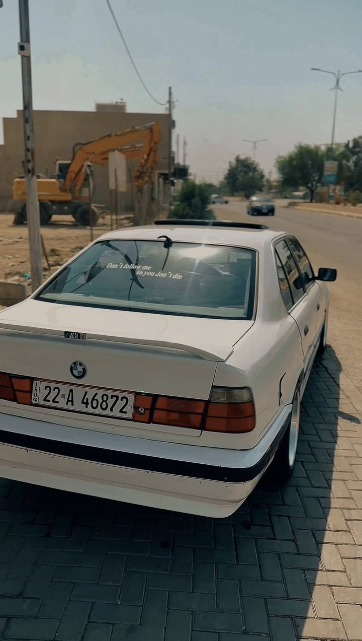 سلام عليكم
کوردی عەرەبی  
بي ام 525 موديل 1990 محدث 1995 دعامي ل دعامي رقم اربيل سنوية و رقم جديد بسمي سلايت طكتين دفتر بانزين موجود گیر اوتوماتیك و عادي و سبورت بجم عريض بونيت و شباك جام اوتو اي بي اس سنتر لوك مصبوغ عام جمالية بي طخة جدٱ بسيط من كدام جاملغ طرف سايق بدون دواخل و شاصي سيارة محرك جديد لوك كير شرط عالفحص اكسل جديد اوروبي لوك ويل M تايرات قبل شهر شديتهن دعاميات M جنح صندوق بلادي M تبريد ثلج شرط وية السويج 🥶❄️ تدفئة نار شرط لايت القة عالي زينون  قفل مركزي دواخلة جدٱ نظيف فورميكا داشبول دبل ايرباك ستيرن مال بومة سيارة مابي الف دينار مصرف باقي مواصفات تعال شوف بعينك 
مکاني كركوك شورجة 
***********
***********
بیئیم بۆ فرۆشتن مۆدیل 1990 کامل کراوە بە 1995بە ناوەوە و دەرەوەش  دەفتەر بەنزینی هەیە و تەبریدە و تەتفیە هەیە و سلایدە ئۆتۆماتیکە جام کارەبایە و دەبڵ ئیرباگ سەیارەکە مەسرەفی تیا نیە لێدراوی چاملخ پێشەوە لای سایەق بستێکی هەیە و بەبێ ناوگرتن و بەبێ شاصی
سعریش 56 وەرەقە و مەجال
 شوێنیش : کەرکوک - شۆرجە 🤍
