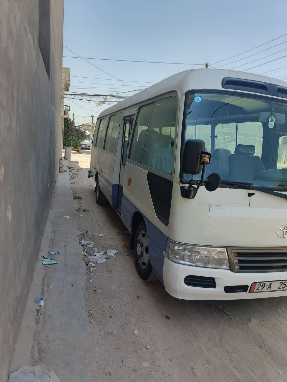 كوستر موديل٢٠٠٩جديده مكينة كير الكسل كفاله بطن جديدة سته تايرات برجستون ويل ناصي منظومة غاز ٨٠ صبغ ذيل ابو الدكمة وشبجه مال التبريد تبريد محور وكركه اضافيه  مكان السياره بغداد مكلف بالنشر رقم صاحب السياره‏‪***********‬‏
