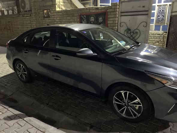 اسلام عليكم 
فورتي 2024 دخول جديد (مرقم بغداد ) 
بسمي تحويل مباشر بسمك 
*الموصفات 
 
محرك 2000 دوش 
‎كامره دوراه 📷
‎شاشه كبيره تدعم 
📲Android Auto/car play
‎خرائط Gps 📌
‎رادار امامي 🚷
رادار بلمري 
رادار خلفي    
‎سياقه ذاتيه /تحديد مسار 
‎اوتو بريك (توقف ذاتي عند الاقتراب ⚠️)
‎فول تحكمات ستيرن 
3 انظمة قياده 
Sport/Normal/Smart
‎كروز مثبت سرعه
‎ويل كب كروم 
‎حساس اطارات 
‎شاشة ظبط واعطال بل دشبول 
‎
3منافذ 
Usp/ Aux/ 12v
دسك/ مانع انزلاق/Abs
‎السياره جديده وجاهزه بدون نواقص
 حادثها ( بنيد مبدال ) 
(وهنانه بل عراق صار ) (بارد بل باب مال صدر )
ارياك ستيرن طاك فقط 
تفاصيل سياره مذكوراه داخل صور  
السيارة منّ الدعامية للدعامية كفاله ما عداه شغلات المذكوراه 

سونار مرفوق وياه صوار 
ليبل سياراه ادخل وشوف بعينك 
3kpf24adxre803187
سعر160 وبيه مجال بصيط

عنوان بغداد الشعله/ 
 للاستفسار : 
0781 614 6462
بي واتساب
