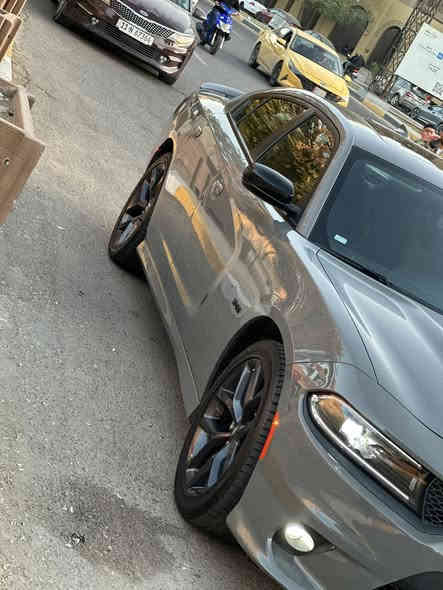 السلام عليكم 
دوج جارجر RT ( للبيع فقط ) 
موديل 2023 
وارد امريكي السياره بدون حادث دعاميه الاماميه فقط يعني كلين 
محرك  5700 / V8
ماشيه 16  
رقم اربيل انكليزي تحويل مباشر

فول مواصفات 
1- بصمة تشغيل + ابواب + صندوق 
2- فتحة ( سلايد روف ) 
3- شفتات بل ستيرن 
4- حساس خلفي 
5- تحكمات استيرن 
6- ميموري خزن كرسي السائق 
7- سماعات ( Harman Kardon ) 
8- عدسات امامية LED
9- رادار جانبي + نقطه عمياء بل مري 
10-كشنات كهرباء السائق   
ومعروفه بعد الفول مواصفات 
السعر 35.000$ ( وبيهة مجال )
المكان _ بغداد / مالكرخ 
الاتصال على الرقم ***********
