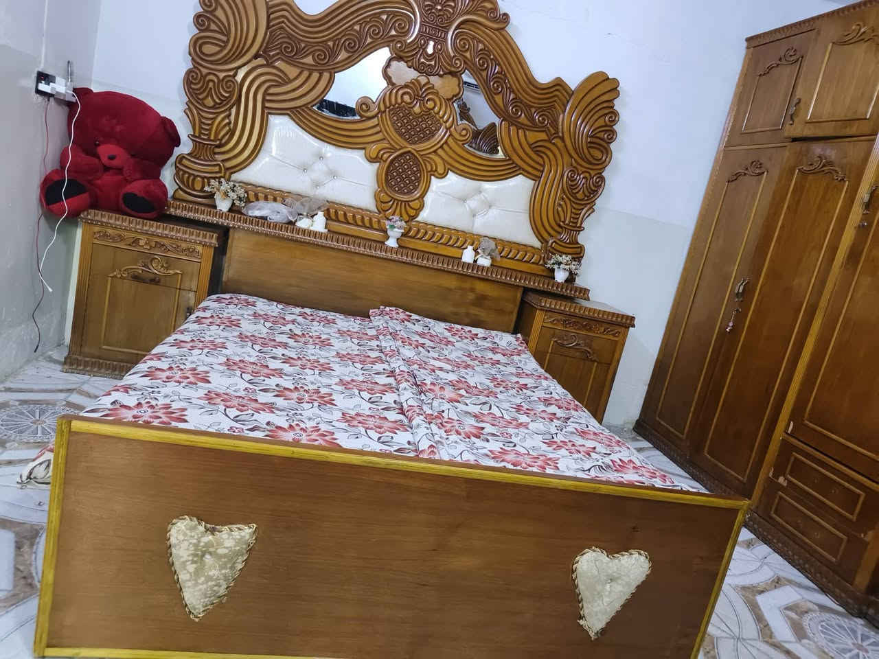السلام عليكم خشاب جديد خشب عراقي اصلي ثكيل كامل مانقصو اي شي نضيف حيل اللبيع السعر 650.او بي مجال قليل مكاني الايمن حي الشهداء ***********
