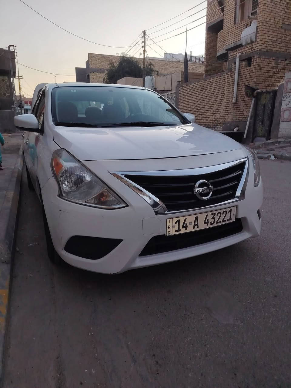 نيسان فيرسا 2018 مكسيكي 
كير مكينة كفالة 
ضربتها گد شبر بالجاملغ فقط 
السيارة بأسمي رقم انكليزي 
سنوية لل 30
هزة جديدة 
صور الحادث بالمنشور
رقم بصرة مكان السيارة ناصرية 
للاستفسار اكثر الاتصال او المراسلة واتساب
***********
