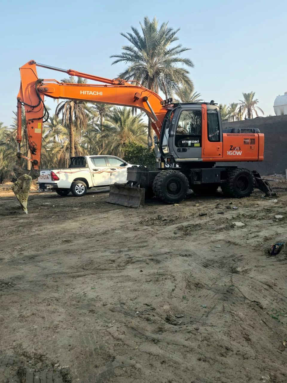 السلام عليكم حفاره موديل ٢٠٠٦ للبيع مكفوله كفالة عامه،بإسمي
للاستفسار الاتصال  ***********
المكان /بابل
