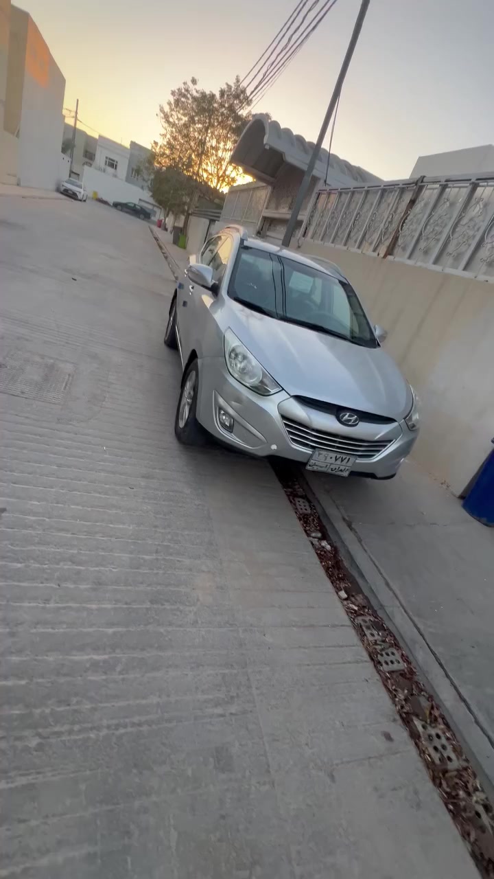 السلام عليكم
حبايب عندي 
هونداي توسان 
موديل 2012 
وارد خليجي 
محرك : 2000 
رقم أربيل وكاله تحويل الي يعجبك 
مواصفات معروفه 
حبايب سياره بيه بنيد صبغ وبيه حالوب 
بدون داخل شرط 
سياره نضيفه بمعنى الكلمه 
جاهزه من جميع النواحي اسم نقص مابيه 
السعر ب 118 وبيه مجال بسيط جدا 
رقم الاستفسار ***********
