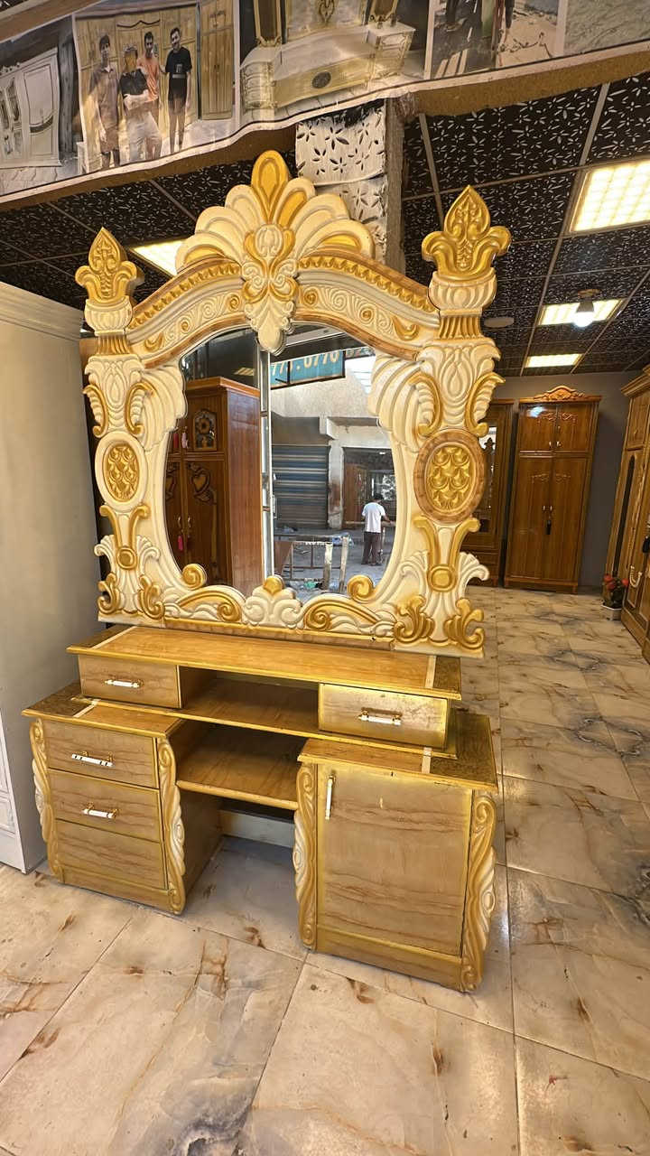 غرفه مستخدمة 
غرفه ملحق طابقين 
سعر ٨٥٠
واتساب ***********
