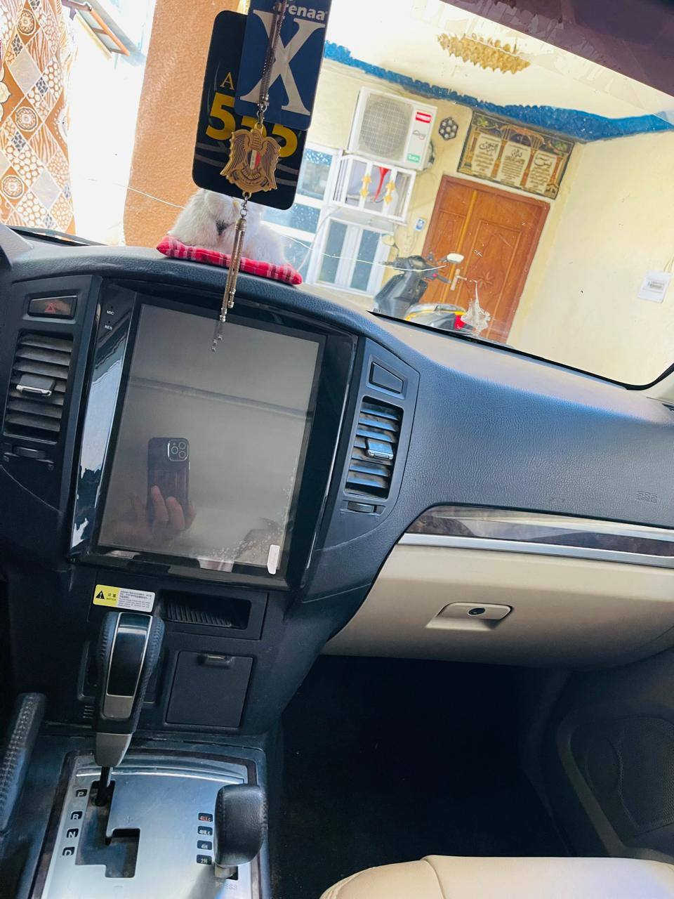 السلام عليكم باجيرو حبتور فول الفول محدثه ٢٠٢٠ داخل وخارج شاحن واير ليس مكينه ٣٥٠٠ المرغوب الموصفات فول مكينه كير صدر تبريد كله كفاله الكشر فقط شبر جاملغ أمامي الباقي كفاله السعر ١٤٨ وبيه مجال السياره نضيفه كلش الاتصال ***********  مكلف بلنشر
