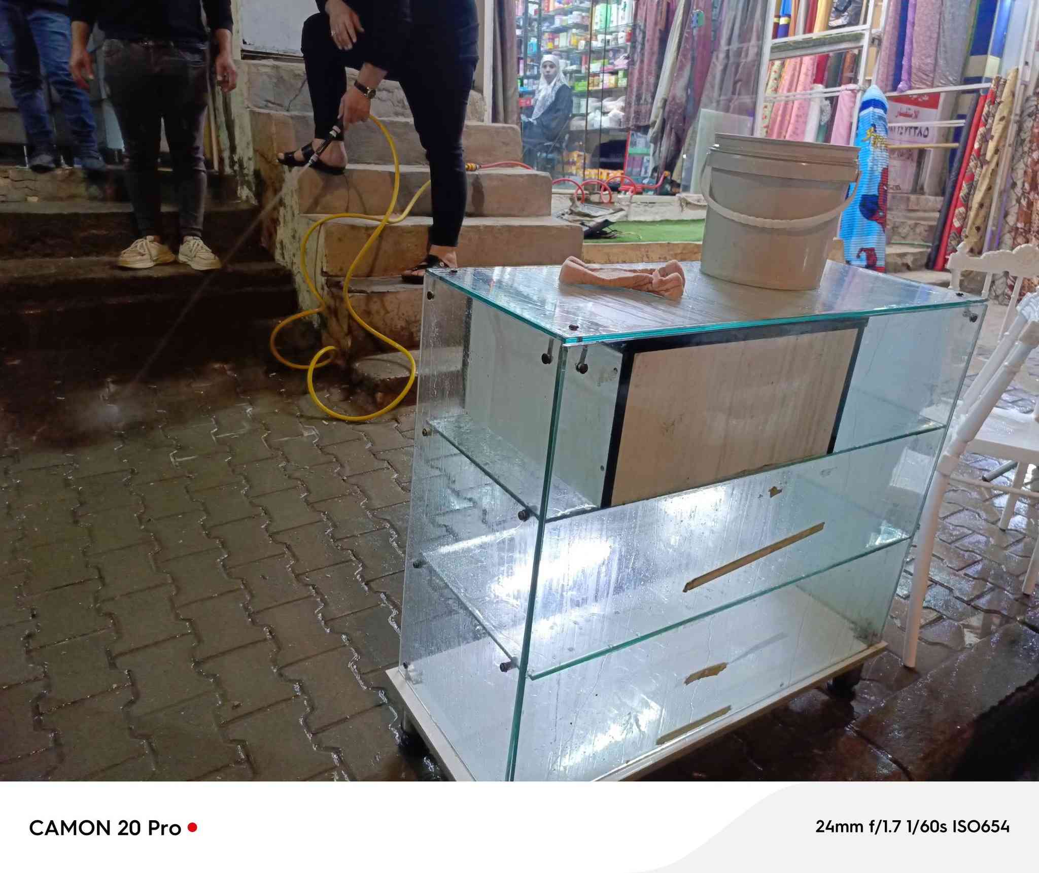 سلام عليكم
ميوزه عدد 2 
طول متر و ارتفاع  متر السعر 75 ألف 
الثاني طول متر ونص ارتفاع متر  85 الف 
فاترينات عدد 2 
ارتفاع 2 متر 
عمق 20
عرض متر 
عرض متر السعر 45 الف 
ملاحضه استخدام قليل جداً 
مكاني بالنجف حي العسكري 
***********
