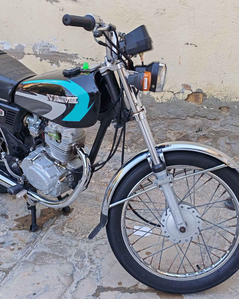 دراجه للبيع 🙋🏼
نامه شاصي ارشا 22 كلك كلك  دراجه بيها مكينه تشك الكاع وكلها شغاله الكهربائيات الديوانيه الحمزه الشرقي والسعر 550 وبيها مجالل. والي ما يشتري لا يعلق تعليق سلبي ولا يتعبني. الرقم ***********
