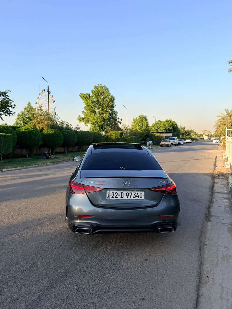 مرسيدس C200 
وارد خليجي الموديل: 2022
Amg. كت كامل بلادي مالته 
 • المواصفات:
 • فتحة سقف بانوراما 
 • خمس كاميرات
 • رادارات محيطيه
 •فورماتيك
 • دشبول خشي صاج
 • داخل اس كلاس 
 • مقاعد amg جي كلاس
 • ماشية:50 الف 
 • محرك 4 سلندر تيربو – اقتصادي وقوي
 • بصمة أبواب
 • تسخين كراسي أمامية
 • شحن وايرلس 
 • انطمة قيادة (eco,comfort,sport,sport+,individual)
 • نظام حفظ وضعيات الكراسي (Memory Seats)
 • كراسي كهرباء
 • مرايات كهربائية تطوي
 • رادار بالمري
 • ستيرن تدفئة
 • تحكم ستيرن وقيادة ذاتية
 • شاشة كبيرة ايباد 
 • نظام ملاحة (Navigation)
‏ • Apple CarPlay & Android Auto
 • نظام صوتي Burmester
 • إنارة داخلية ملونة (Ambient Lighting)
 • نظام مراقبة النقطة العمياء
 • رادار أمامي – تنبيه تصادم
 • نظام تتبع المسار / تنبيه الخروج من المسار
 • كاميرات 360 درجة + حساسات أمامية وخلفية
 • كشافات LED أصلية
 • تبديل ناعم – كير قوي
 • السيارة نظيفة كلش
حادث صبغ جاملغ وربع الباب ودعامية خلفية
مكان بغداد منصور 
السعر 320$
رقم الهاتف *********** بغداد, العراق

