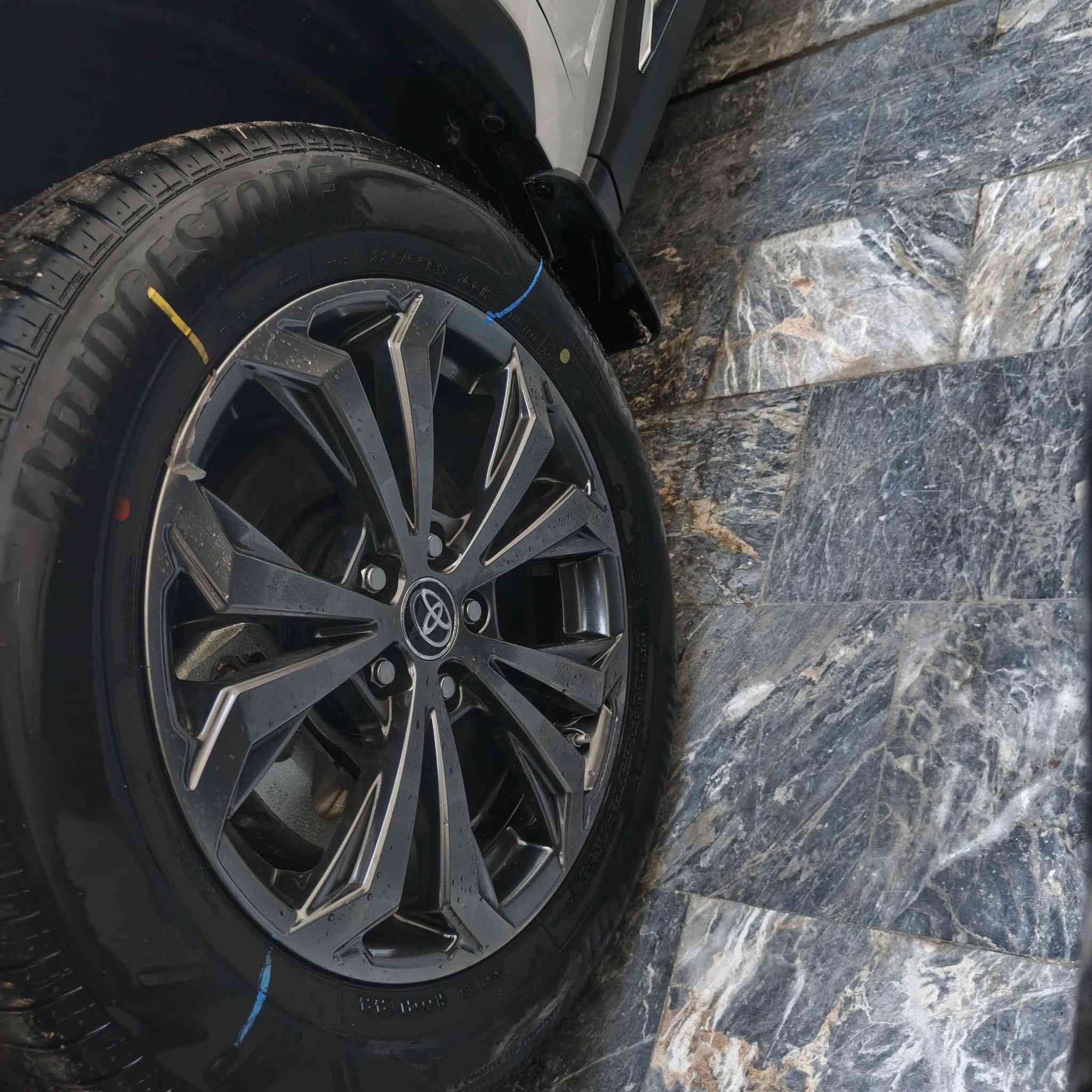 سلام عليكم
تويوتا راف فور 2024 هايبرد زيرووو خليجية شركة ساز ضمان بطارية 8 سنوات
مرقم بسمي رقم مميز
انتاج اليابان
فتحة 
***********
بصمة
