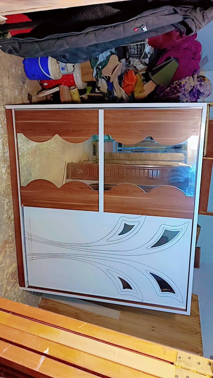 كنتور 4باب سلايت نظيف 
سعره 150وبيه مجال بسيط
عنواني ناصرية تقاطع رايات 
للاستفسار الاتصال على رقم الهاتف 
***********
