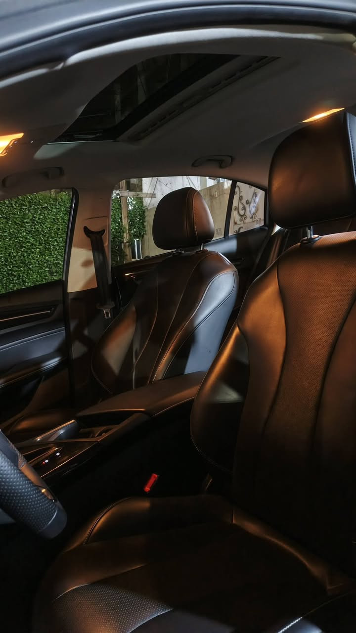 🚘 إم جي 5 بلس LUX موديل 2025 📍 بغداد
للبيع MG 5 Plus فل أوبشن فئة LUX، سيارة نظيفة جداً  وبوكالتها.
✅ موديل 2025
✅ ماشية 9 آلاف كم فقط
✅ محرك 1.5 بنزين
✅ أوتوماتيك
✅ مواصفات خليجي
✅ لون سلفر
✅ جلد 
✅ كلين تايتل
المواصفات: ✔ فتحة سقف
✔ بصمة وتشغيل ذكي
✔ شاشة ولوحة قيادة رقمية
✔ LED أمامي
✔ مثبت سرعة
✔ فرامل إلكترونية (EPB)
✔ Auto Hold (تعليق تلقائي)
✔ كاميرات وحساسات
✔ مكيف ممتاز واقتصادية بالوقود
💰 السعر: 19 مليون قابل للتفاوض ***********
السيارة جاهزة للفحص بأي مكان، وما تحتاج أي مصروف. الله يبارك لصاحب النصيب.
