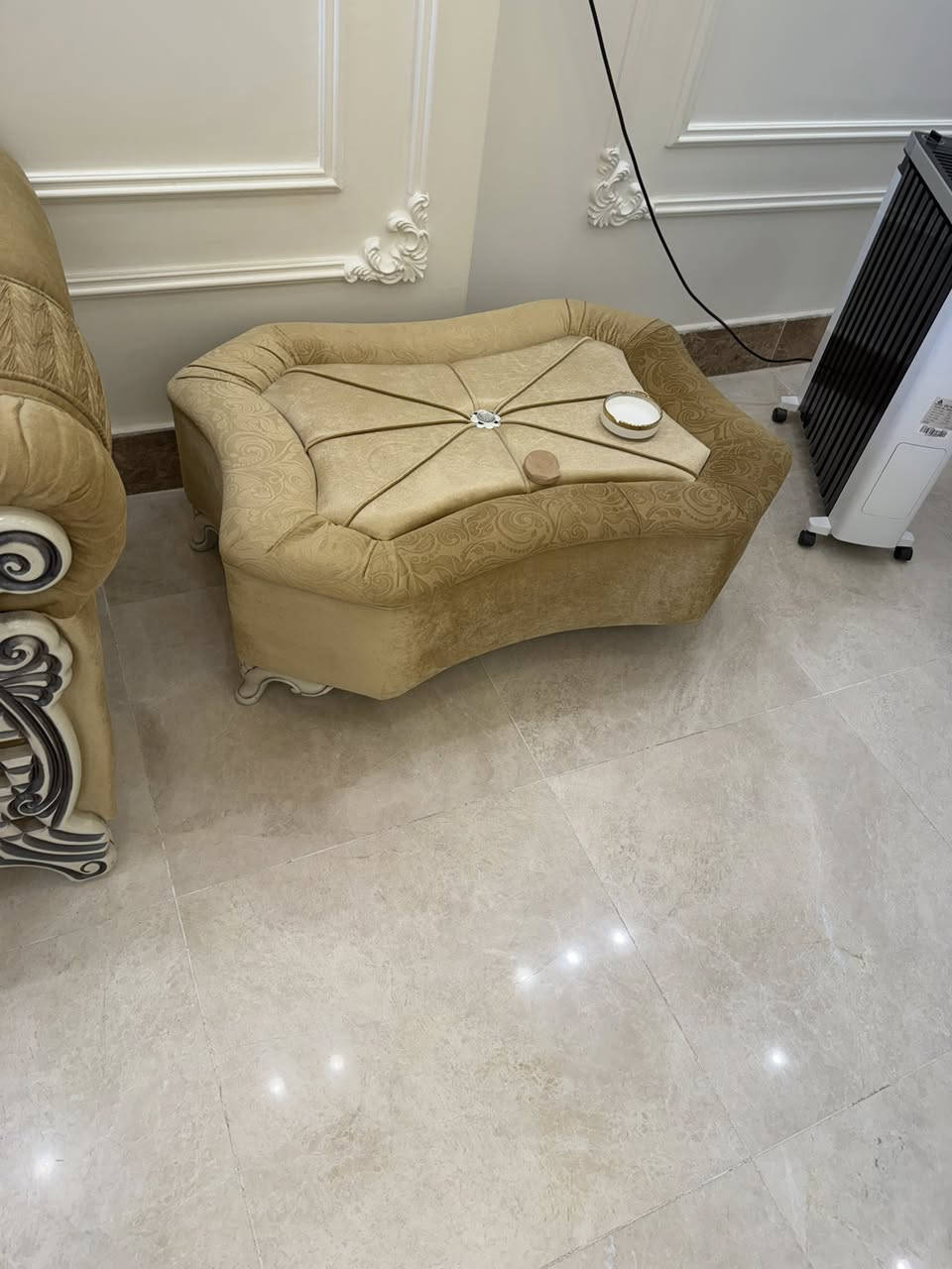 سلام عليكم 
تخم تركي للبيع  10 مقاعد  جديد كلش  
مكاني ناصريه مركز 
لاستفار الاتصال ***********
