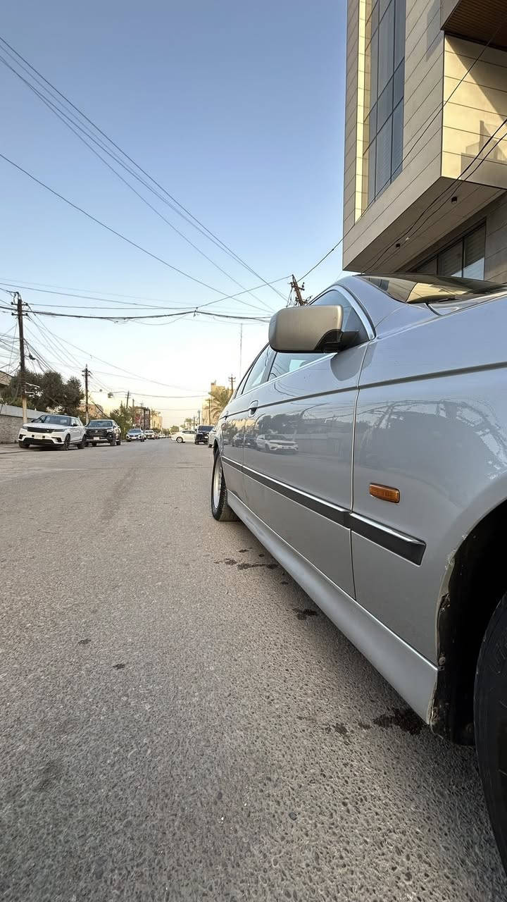 سلام عليكم
BMW 1998 بسمي السيارة مابيه يي نقص السيارة بلاديه على وضع الشركة  بيه مكانات صبغ صغار مكانها بغداد السعر 100 ***********
