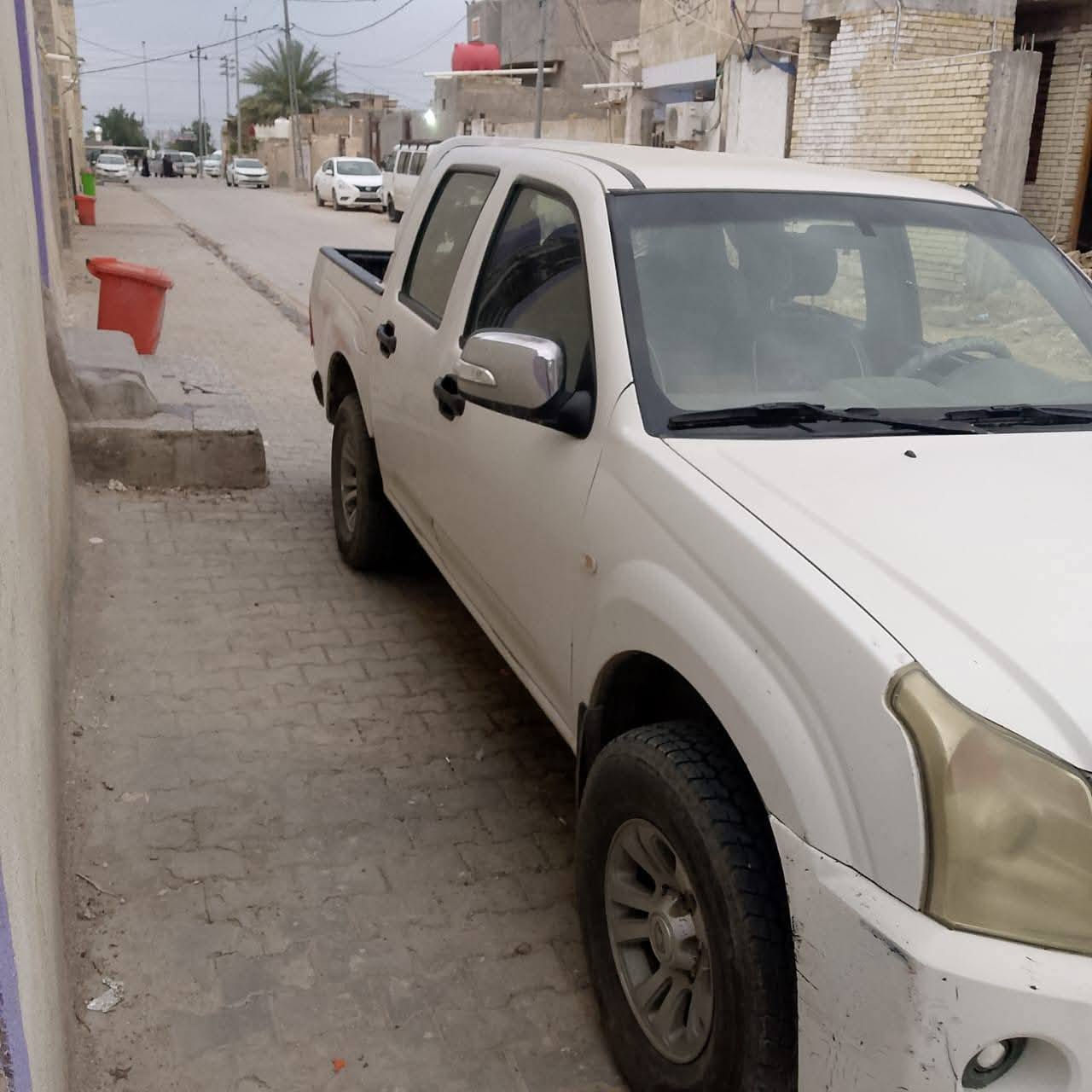 السلام عليكم
بيكم جنبي مديل 2013
مكفوله كير ومكينه
 جدد كرهبائيات شغاله
لسعر 30 وبيه مجال حك الجيه
اتصل ***********
