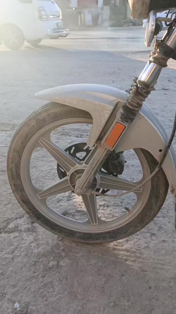 ، ***********  السلام عليكم دراجه 22 مقفوله للبيع
