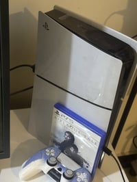 بلي ستيشن ٥ • مكفول • يو بي اس ١٥٠٠