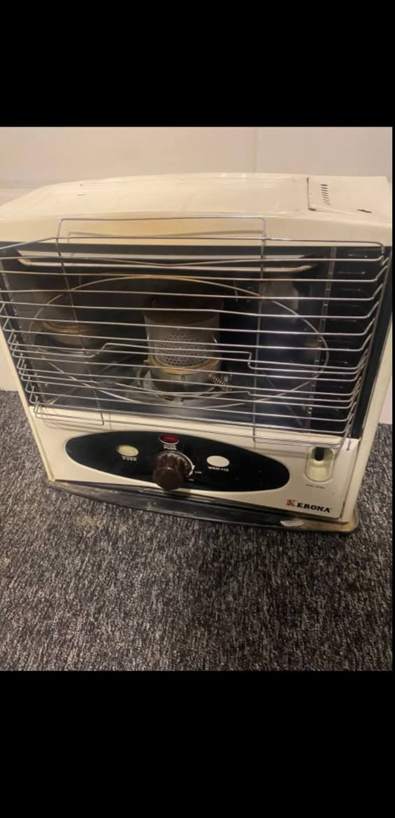 السلام عليكم اخوتي اي واحد محتاج غراض مجانيه وعندي بعد منشرتهن على روح الاموات الاستفسار حول الواتساب
***********
