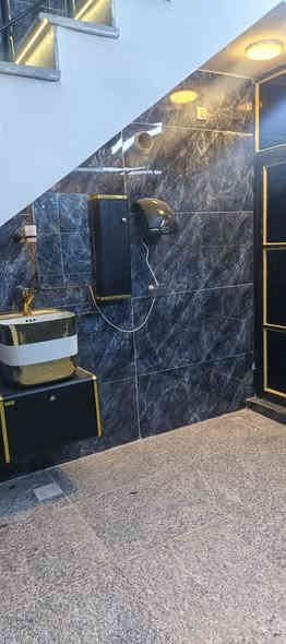 دار حديث للإيجار المساحة ٩٠ متر مواصفات ممتازه يحتوي على ٣ غرف نوم وصاله ومطبخ وخدمات طابقين
الموقع الدوره حي المعلمين قرب ىسوق الاثوريين 
للاستفسار الاتصال على الأرقام *********** أو ***********
