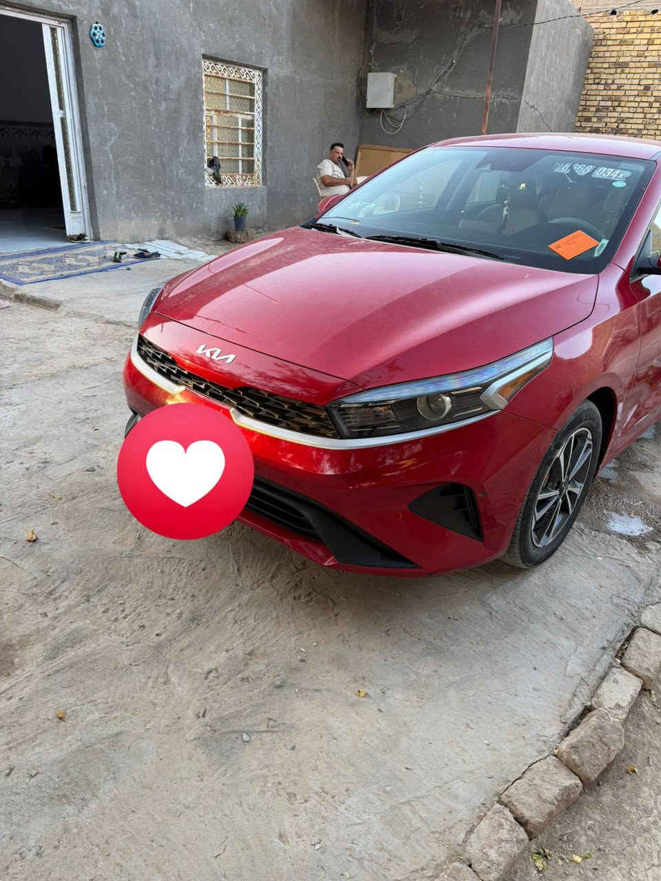 كيا سيراتو ورد أمريكي 
موديل 24 
ماشي 23 الف ع ايدي من زيرو 
محرك 1600
مكفوله من صبغ او بارد او حالوب
بيه فقط قبق الجنطه مبدل 
تحكم ستيرن 
كامره خلفي 
شاش 
دوشمه جديد سياره 
سياره جديده بمعنى كلام 
رقم بغداد بسمي 
مكان سياره جله 
رقم ***********
