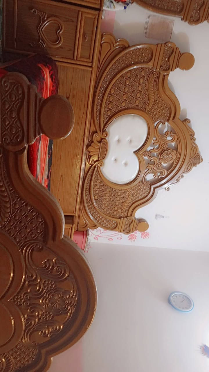 غرفه تزكام ثقيل كلش نظيفه كنتور طابقين ما مستخدم ابد اخو الجديد ناقص الغرفه فقط زاويه مسويتها بثلاثه قبل كم سنه بس مستخدمتها على نظافه سعرها مليون ونص مكاني نجف تجون وتشوف احلى من الصوره ونظيفه كلش نظافتها احلى من الصوره هم وداخلها كلش نظيفه الكنتور ابو طابقين ست بيبان وفوق سته


**إذا كنت صاحب هذا الإعلان وتريد حذفه لأي سبب، رجاءا أرسل رسالة إلى الدعم الفني**