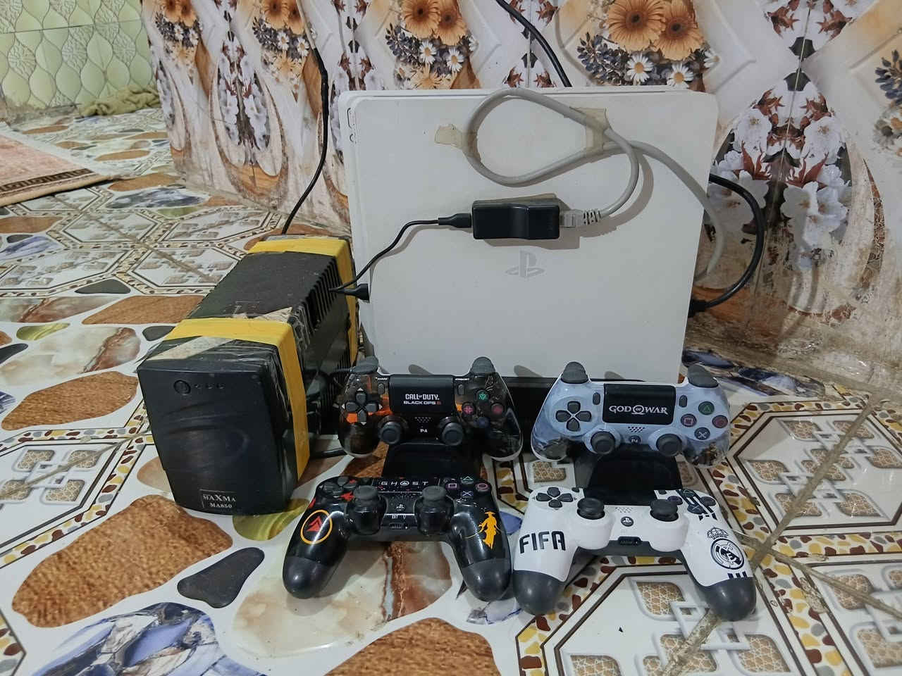 بلي 4 نضام 11 مهكر  لك ستيكر مامفتوح 
بابل محاويل 
نص تيره  500
يحتوي على ملحقات  
1 يوبيس  
2 جوستك العدد7 
3 قاعده تبريد وبنفس لحضه تشحن جوستك 
السعر 325  وبي مجال
***********  واتساب
