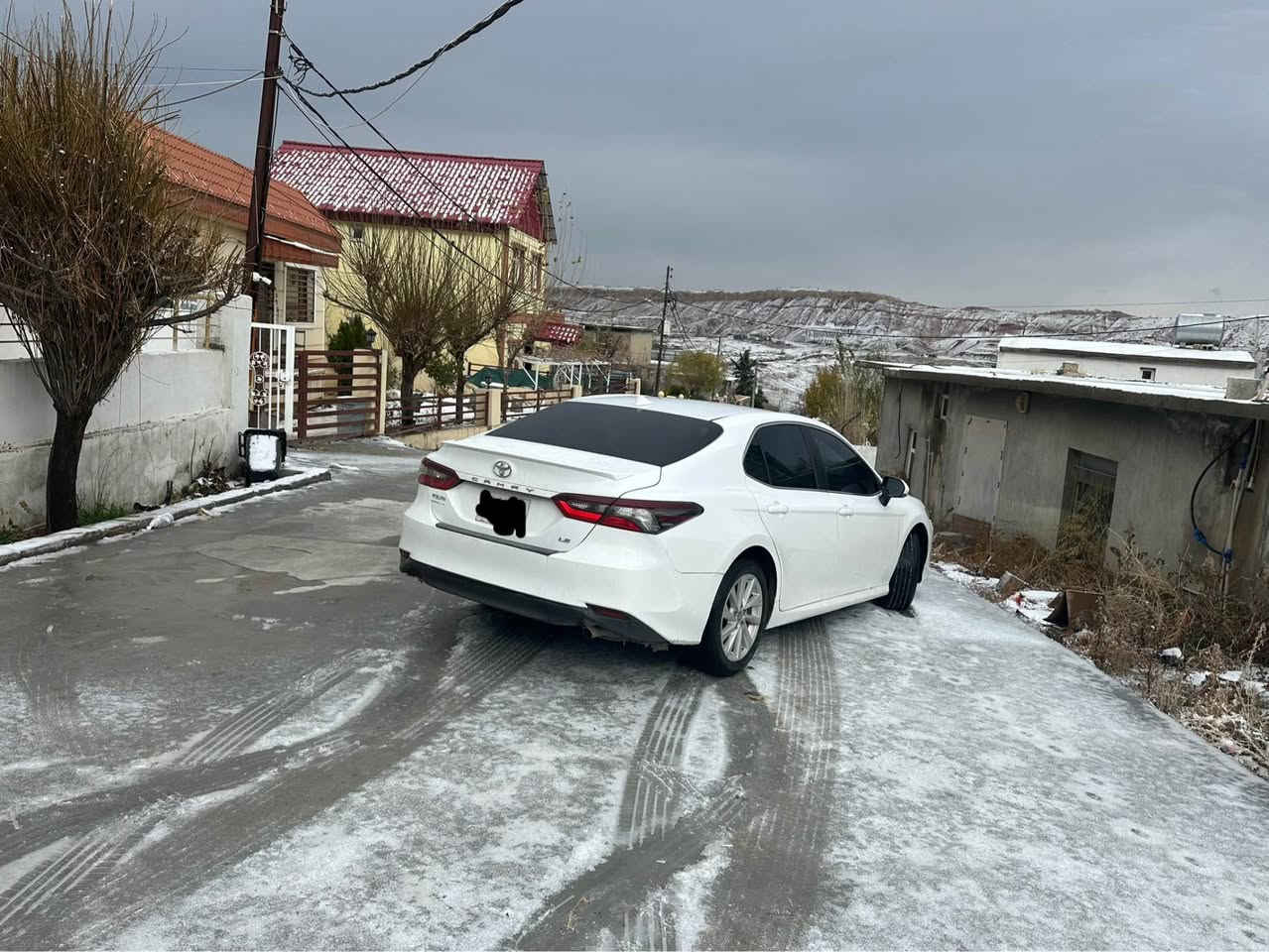 تۆیۆتا کامری سپی ٢٠٢٣ رەنگی سپی دوو پارجە سبوخ پارجەک بیلاد گۆرایە پارجەک سبوغە بۆنیت جاملغ  موسفات ژمارە کاتیە ***********LE محسن بسمە گوشین کارەبای أربيل, العراق
