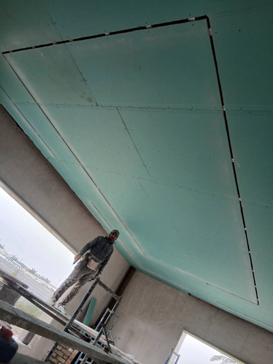 كادر مصري لعمل كافه الديكورات جبس بورد واسقف ثانويه وصبغ وبديل خشب وبديل رخام وشيبورد وسحبات بغداد ***********
