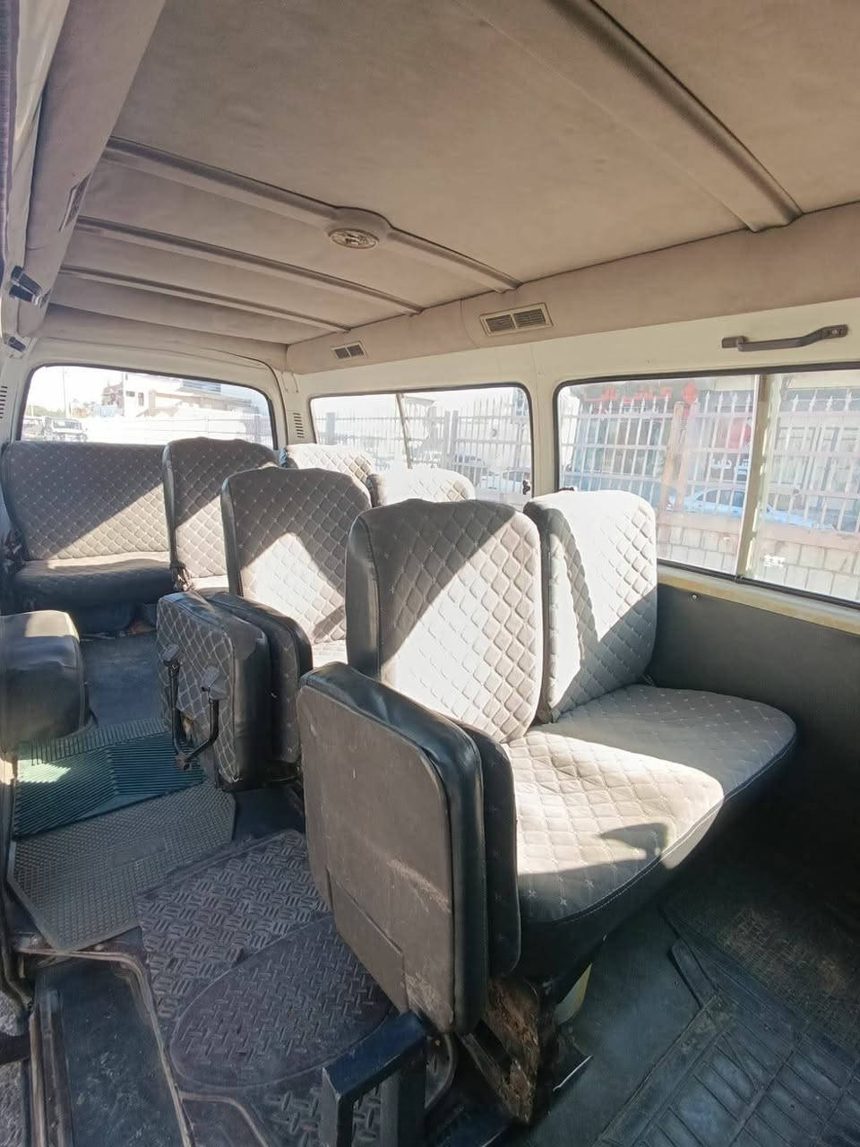 سلام عليكم 
فوتون موديل ٢٠٠٩
مه كينه بيلاد
گيرو مه كينه و اكسلي به شه رت
كوشنو گاعي جوان
بي نوقساني *********** شوين كلار
