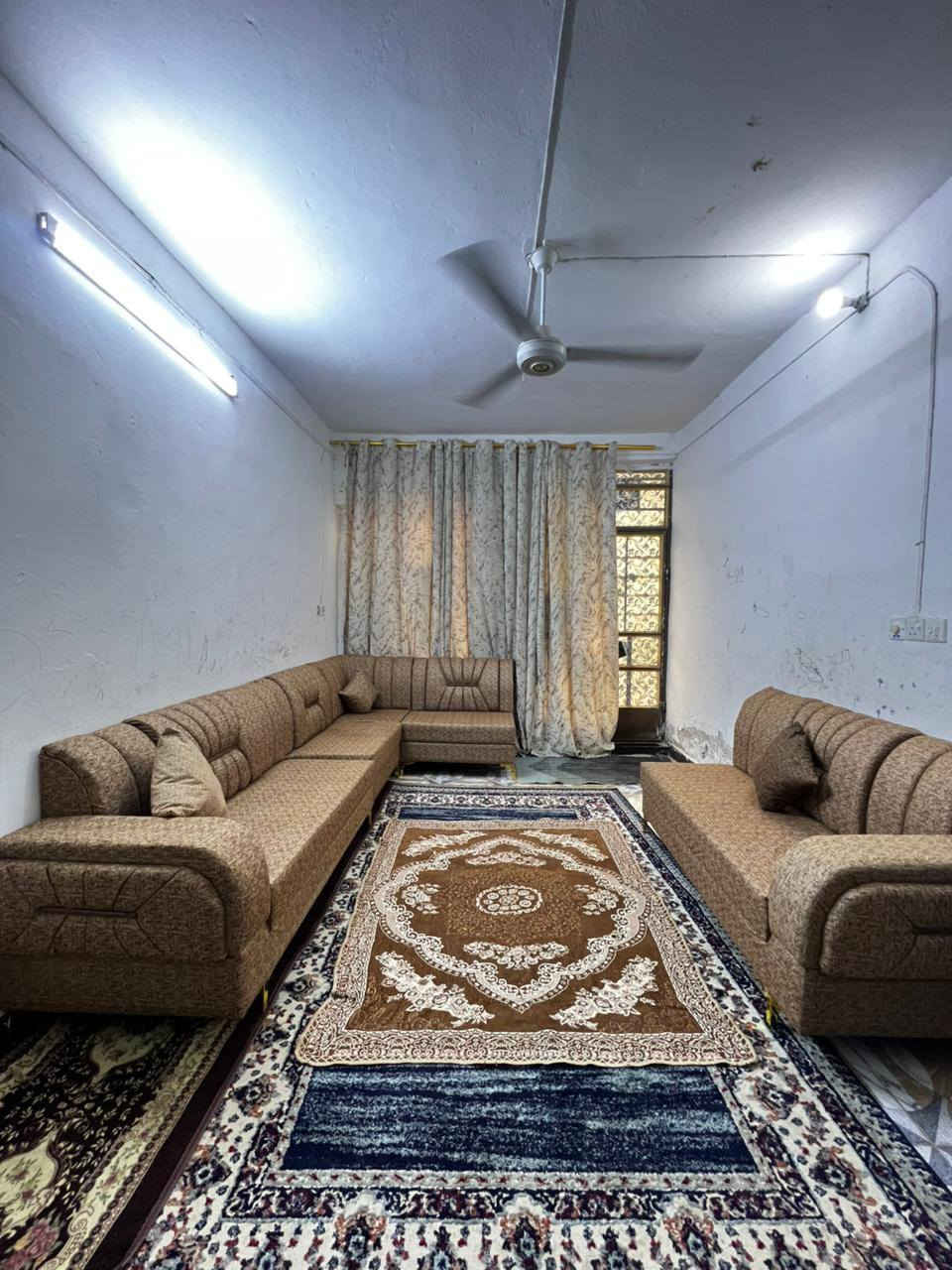 السلام عليكم... ديوان /11مقعد ..جديد بلوك اسود....السعر ب 375..شراي يتصل.. ***********...يوجد توصيل
