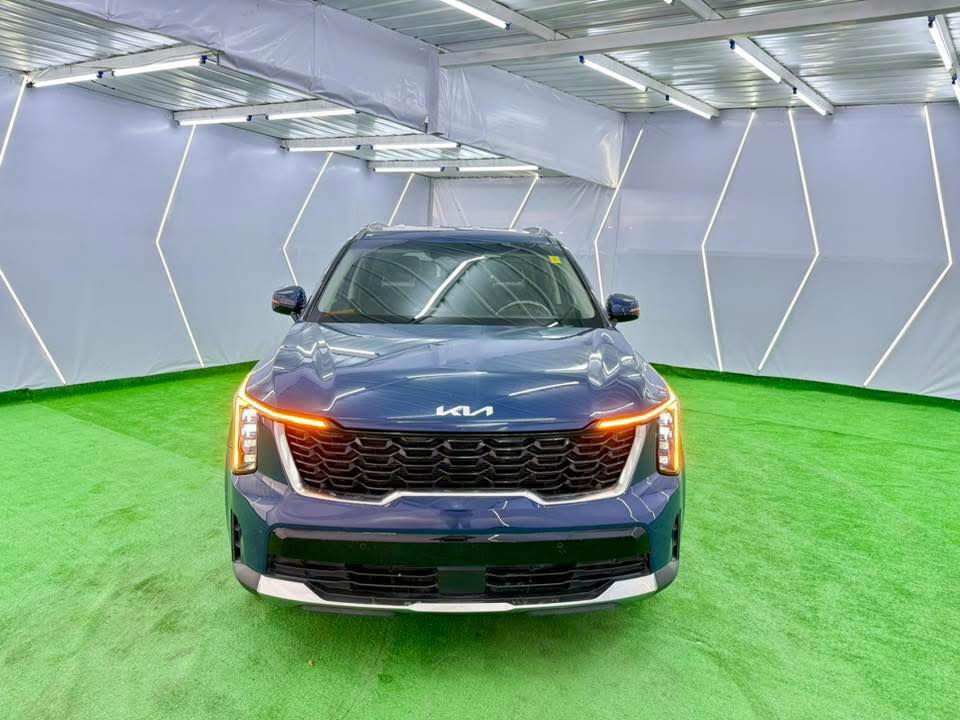 🤠🤠 يرجى قراءة الاعلان بشكل كامل 🤠🤠 

2025  KIA  SORENTO .. S  ..

                 👈🏻👈🏻👈🏻 كيا / سورنتو 👉🏻👉🏻👉🏻

   👈🏻 السيارة موجودة في الاردن المنطقة الحرة 👉🏻 

     ♦️ رقم الشاصي موجود من ضمن التصوير ♦️ 
 
سعة المحرك:-  2.5 GDi
المسافة المقطوعه :- 32 mi (( زيرررررررررو ))        
اللون :- ازرق                
الموديل:- 2025
مواصفات السيارة :- 
عدد المقاعد :- 7 مقاعد 

الاضافات#👇👇
 شاشه كبيره نفكيشن 
فرش جلد اسود  
تحكم سرعه
تحكم مسجل 
ويل 18 انش 
كأمره خلفية 
اشاره بالمرايا 
حساس تجاوز
كراسي مدفيه
بصمه تشغيل 
لايت زينون 
تشغيل عن بعد 
كرسي ذاكره 
كشاف امامي 
حساس امامي وخلفي 
تدفئة مقاعد  
 

و المزيد من الاضافات في عالم ((SORENTO)) 

              🚗 ضرر السيارة موضح بتصوير   🚗 
    مصلح جاهز جاملغ امامي يمين مع نصف البنيد 

🚦🚦🚦السعرعلى الخاص فقط  🚦🚦🚦🚦
🔺🔺🔺🔺🔺🔺🔺🔺🔺🔺🔺🔺🔺🔺🔺🔺

📍 الفروع:

الفرع الاول :- 
بغداد - البياع - الشارع الثاني - معرض الهاشمي ( سيد سيف الموسوي ) 
‭0790 241 0177‬ / اتصال او واتساب
~~~~~~~~~~~~~~~~~~~~~~~ ‭
الفرع الثاني :- 
المسيب - شارع السدة - شركة علي الريس ( سيد حيدر المعموري )    
‭ ‬‬‭+964 781 976 7048‬
واتساب او اتصال 
~~~~~~~~~~~~~~~~~~~~~~~
الفرع الثالث :- 
النجف الاشرف - حي الحسين - مقابل بانزين خانه الكرار - سيد خالد الكيشوان - 
‭+964 781 399 9323‬ 
واتساب او اتصال 
~~~~~~~~~~~~~~~~~~~~~~~
الفرع الرابع :- 
الاردن - الزرقاء - المنطقة الحرة - شارع ( 21 ) شمال - شركة علي الريس المعموري ( ابو عبدالله الموسوي ) 
( فريق المبيعات ) 👇🏻👇🏻👇🏻👇🏻👇🏻 
00962791707787 / ابو عبدالله 
00962798611811 / ابو محمد 
00962791493166 / ابو احمد 

اي ملاحظات او اي استفسار او طلب صور او مقطع فيديو مصور ل اي سياره يرجى التواصل على الرقم التالي 
00962791311893 / عبدالله الموسوي 

🖋 بإدارة: أبو عبد الله الموسوي

((إن أرضيناك فتحدث عنا، وإن لم نرضك فتحدث إلينا))

🔖 #سيارات_أمريكية #استيراد_سيارات #سيارات_كندية #عروض_سيارات
#الزرقاء #المنطقة_الحرة #سيارات_العراق #سيارات_سوريا #سيارات_الأردن
#علي_الريس_الموسوي #تجارة_السيارات
#موؤسسه_الشهداءالسعودية_الكويت_مصر_العراق_لبنان
