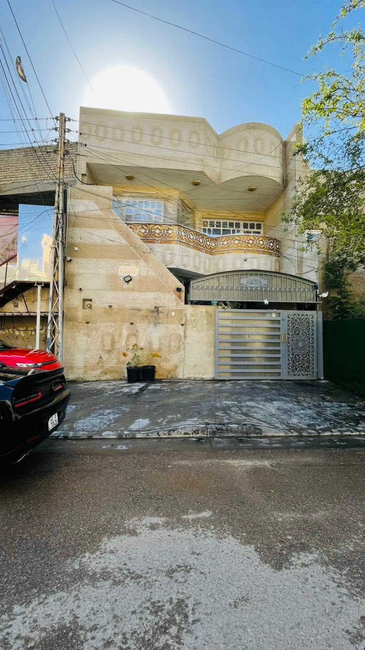 🏡 فرصة مميزة للبيع – بيت سكني في جكوك / حي الأساتذة  
📍 شارع 15

بيت بموقع ممتاز وواجهة مرتبة، مناسب للسكن العائلي. 

✨ تفاصيل العقار:  
▪️ المساحة: 150 متر  
▪️ الواجهة: 7.5 متر  
▪️ النزال: 20 متر  

منطقة هادئة وقريبة من الخدمات، مع توزيع ممتاز للمساحة 🌟 مكلف بالنشر

📞 للاستفسار والتفاصيل أكثر:  
***********
