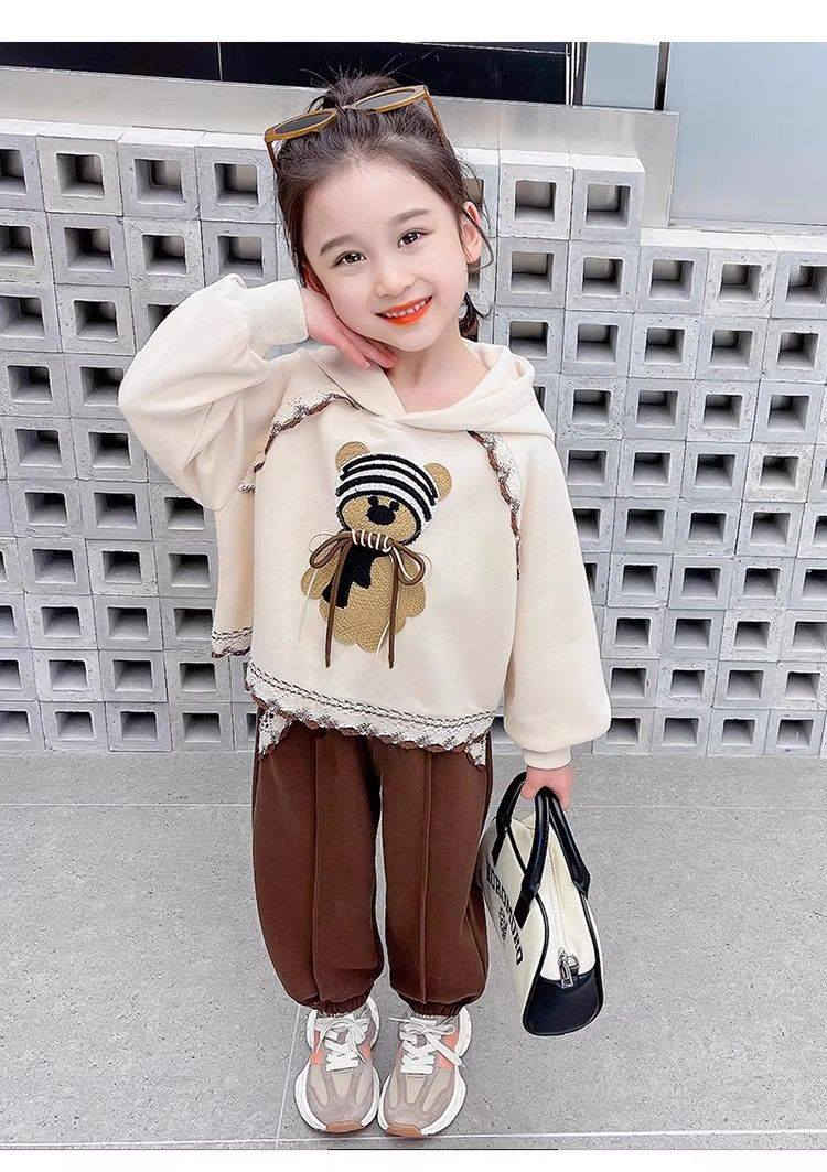 طقم بناتي 💞 ماركه.     السعر 5000😱
قياسات 2-3-4-5-6-7-8 سنوات
ازياء علاوي ناصريه قضاء قلعة سكر قرب مجمع ورزدي مقابيل نساتل القلعة 
واتساب ***********
