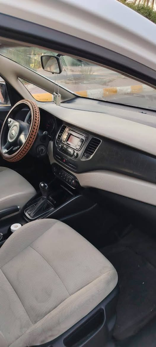 السلام عليكم كيا كارنز موديل 14 مكفوله من الضربه والتبديل عده صبغ قليل اثر تكشير  السياره فول مواصفات بسمي 7 راكب للاستفسار الاتصال على ***********1 مكانهه السماوه امراوس حته لو اغله من عدهه انطي فرق السعر 140 وبيهه مجال
