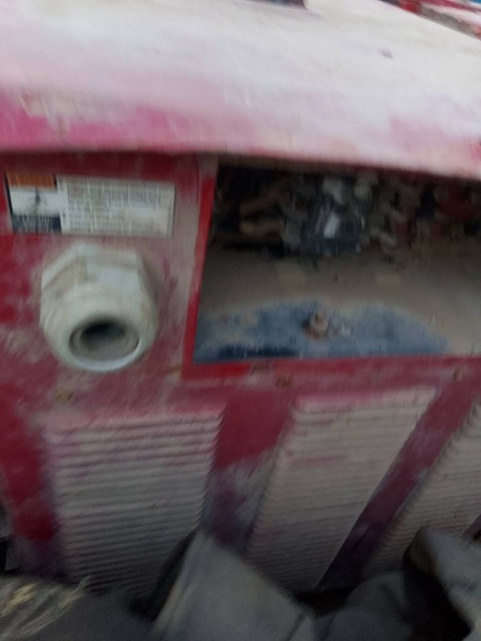 السلام عليكم مكينت لحيم لحجم 400 للبيع بغداد الدوره رقم ***********
