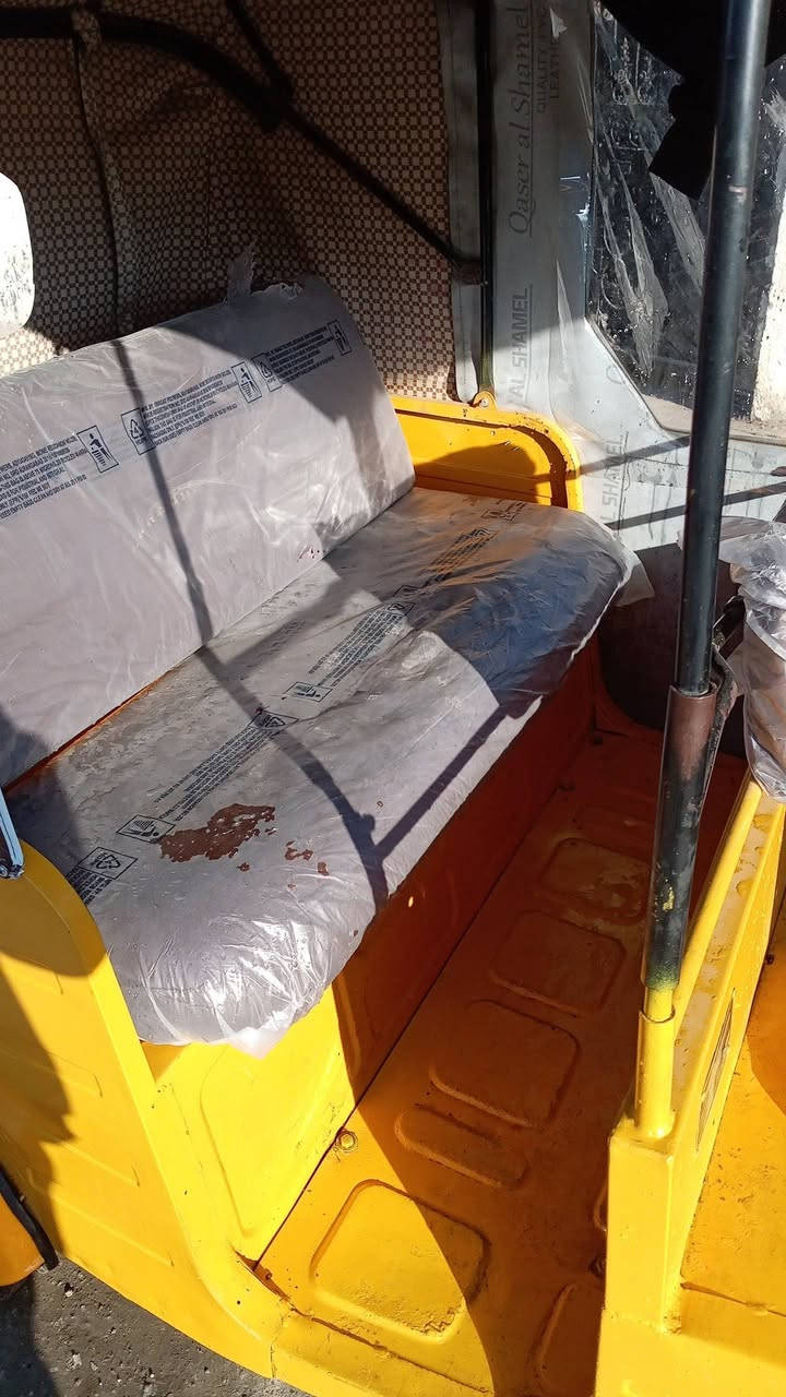 سلام عليكم شباب تكتك أزيل موديل 2018 أوراق كامره تكتك ما ماقصه شي كله جديد السعر 2500 وبيه مجال  الرقم واتساب وتصال ***********
