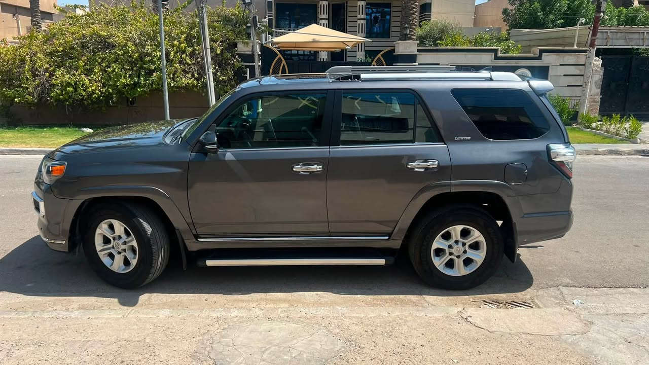 سلام عليكم اخوان
فور رننز موديل ٢٠٢٣ استيرادي

سيارة رقم بغداد  فول مواصفات لمتد

فور ويل 
كشنات جلد بلادي 
فتحه سقف
داخل صاج
بصمه تشغيل
 تبريد وتدفئه كشنات
تايرات جديدة  
محرك وكير تبريد جيد جدا  وجديد
سيارة عليه عازل حراري جميع الجمامات
صور الحادث موجوده

للاستفسار
***********
وتس أب فقط 

مكان السيارة بغداد 
بدور الوتر فرونت
