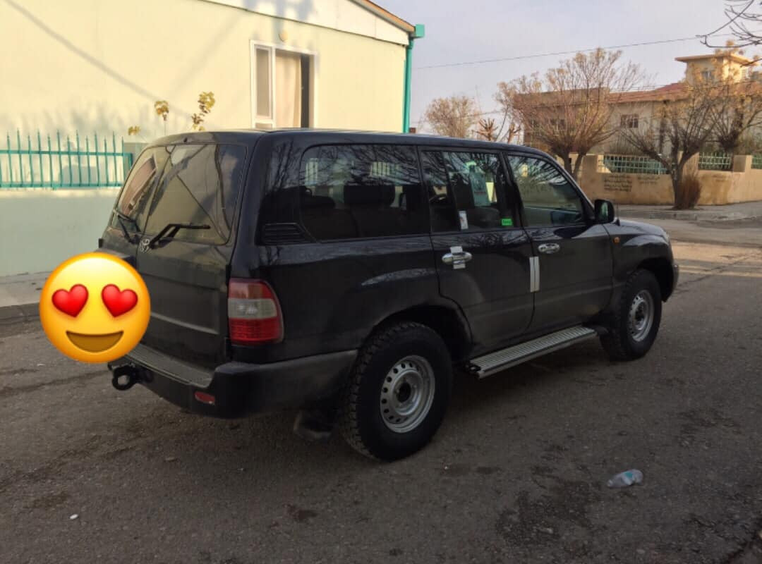 ***********
***********
مۆنیکا٢٠٠٥ تحویل ئەسل رەقم سلێمانی سەنەوی سەیارەکە تازەیە٢٠٢٩بەشەرت تحویل غرامە کامل بۆیاخە پیشتر سپی بوە ئێستا لە سەنەویش رەشە گێرومەکینە دەبل ئاکسل شانسی چوار تایە تازەیە لەژێرە
بەشەرت ئەوەی وەرگەراو نیە شانی و سەقفی بەشەرت
نرخ  ١٤٤وەرەقە
ناونیشان چەمچەمال
