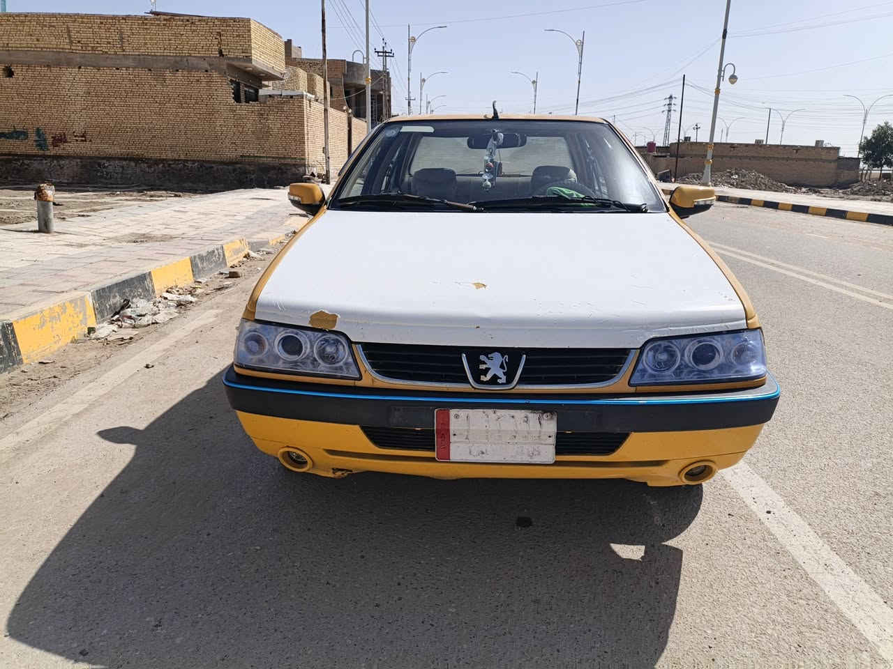 السلام عليكم بيجو لميس 2016 كير و مكينه  بالكرتون تبريد  حداديه تخم تاير سياره باسمي السنويه 28 مصفره هيئه وغرامات رقم ذي قار السياره جاهزه وبالعافيه عل ياخذها السعر 35 بها مجال مكان السياره الناصريه استفسار على هذا الرقم ***********
