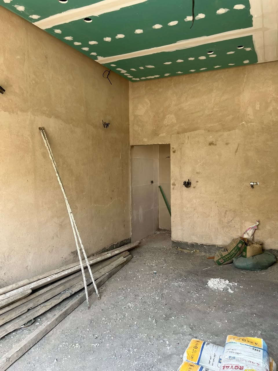 سلام عليكم خلفه لباخ شغل درجه أولى مكاني كربلاء عمل مستمر والتزام بل موعد جص بورك سمنت واجهات كوبلن ***********
