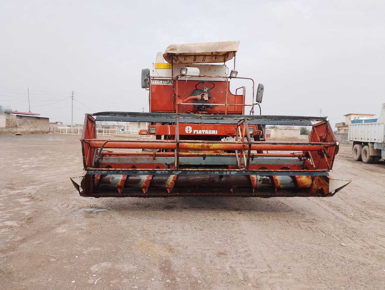 السلام عليكم موجود حاصده لافرده موديل 84 وضع شركة رقم وسنويه نينوى السعر ١٦ مليون وبي مجال الاتصال على الرقم ***********) ***********
