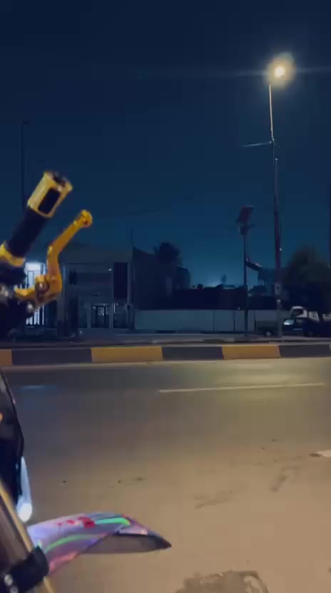 السلام عليكم
قفاز crx 300cc موديل 2025 ماشية 10 الف بعدها بلجيس وعليها تعديلات وتزويد لونها 7 الوان مكانها بغداد 
*********** الشراي يراسل واتساب او يتصل والسعر خاص
