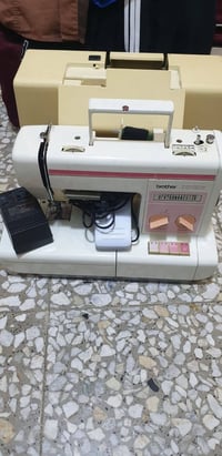 مكائن خياطة وتطريز نوع براذر للبيع نضافة 90% للبيع للاستفسار 077123313...