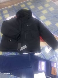 قميص جديد • جينز أصلي • مقاس ٣٤