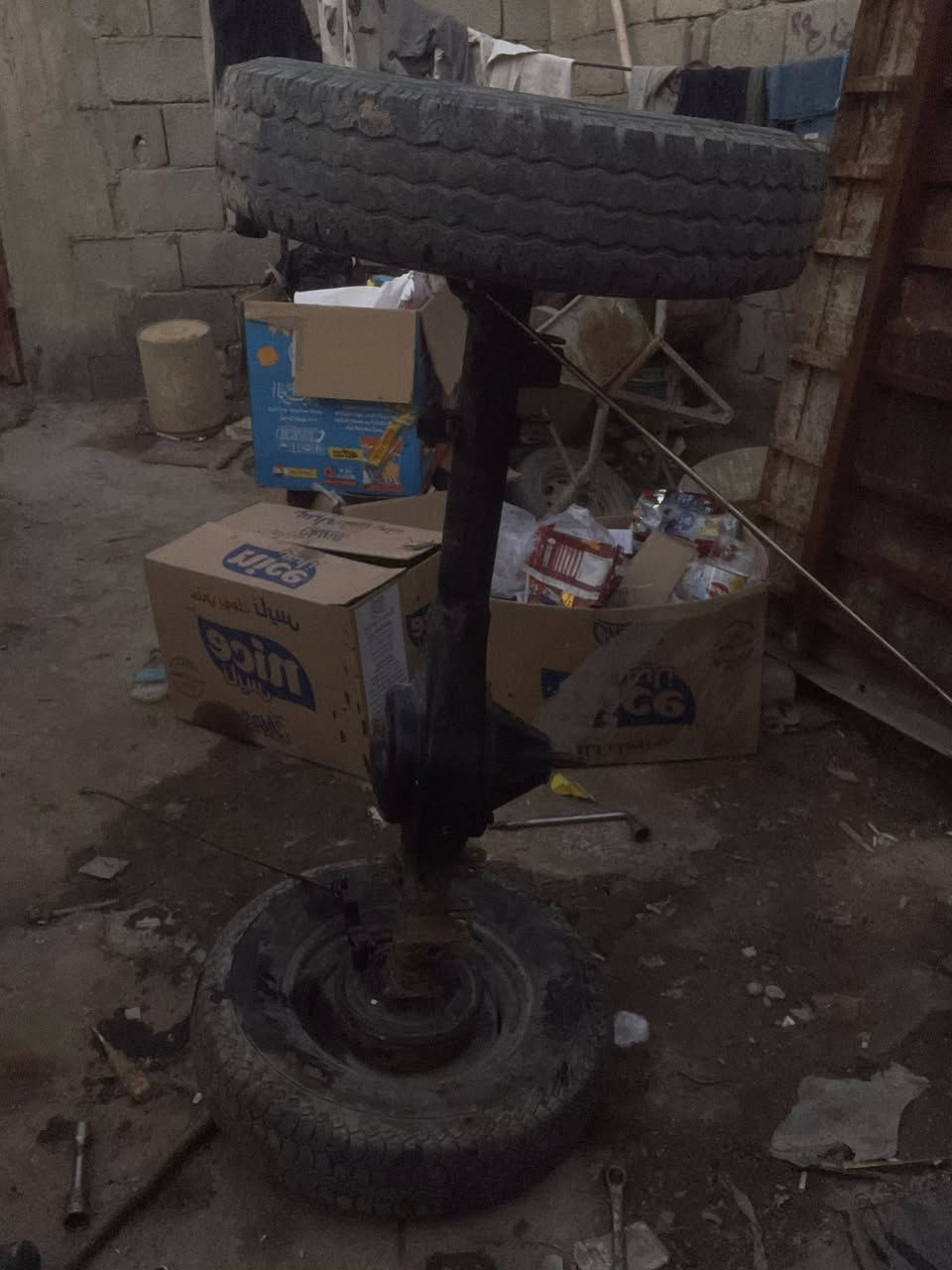 سلام عليكم اكسن لطش للبيع سعر 75 هوه وتايرات مكاني بصره دير ***********
