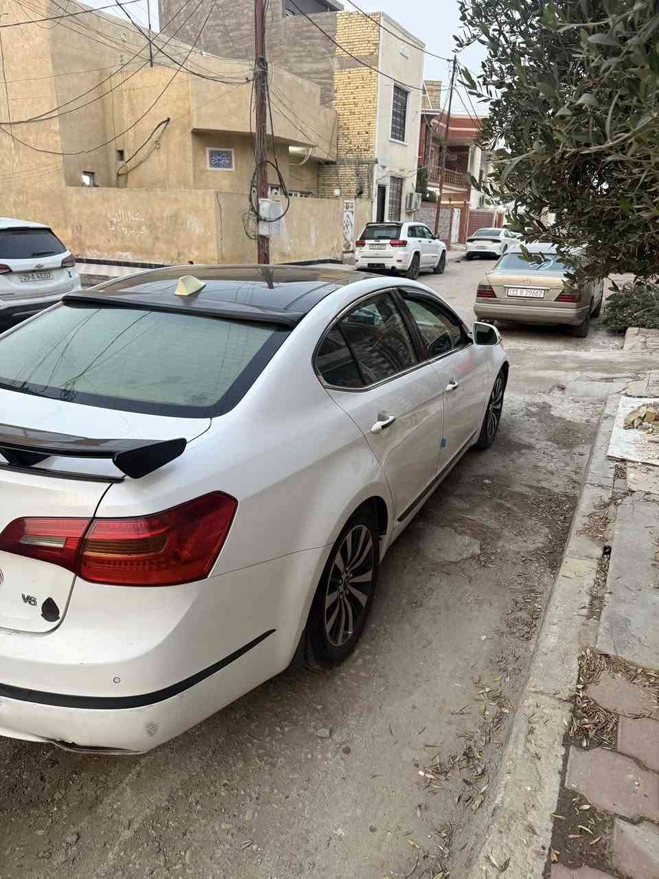 السلام عليكم اخوان
كيا كادينزا 2011 خليجي 
V6 3500
مواصفات 
بانوراما 
كشنات كهرباء و خزن ميموري 
ستيرن كهرباء 
شاشة 
لايتات زينون قوية 
بردة خلفية
السيارة مبدل كير و مكينة نظيفة و تخبل 
حدادية 70‎%‎ 
صور السونار مرفقة بالمنشور 
السعر 118$ و بيهة مجال و تدلل ان شاء الله 
مكان السيارة واسط الكوت 
***********
