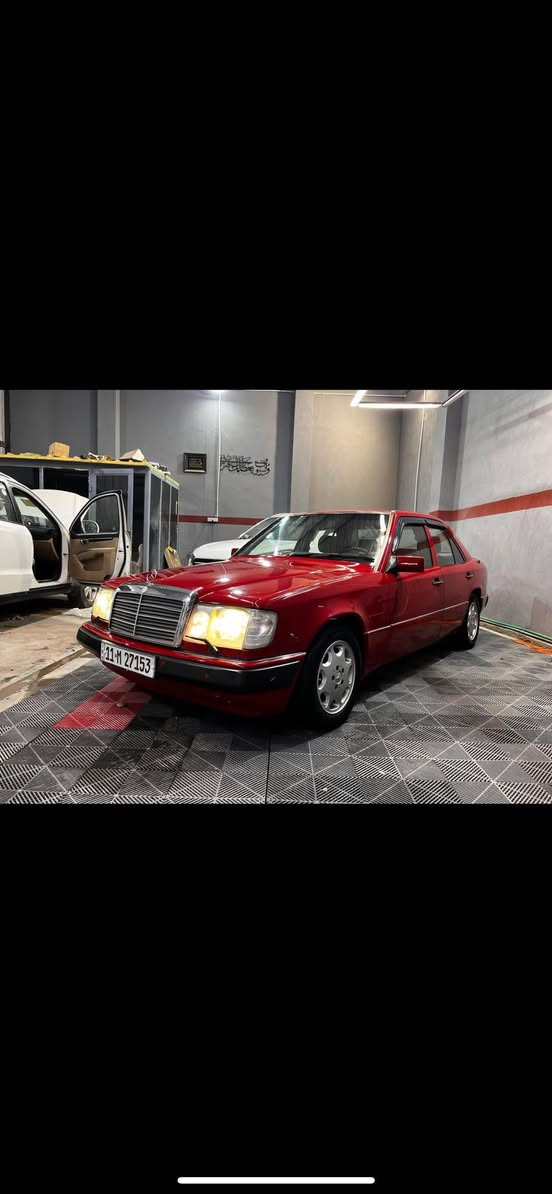 سلام عليكم مارسدس دب  وارد يابان للبيع 
رقم بغداد موديل 1991 
محرك خراطيم 320 
السياره مكفوله من الضربه والخياس مصبوغه عام للجماليه 
حداديه جديده تخم تاير جديد 
أريل  كهربائي
مسجل + سستم سماعات 
السياره جاهزه من كلشي السعر  85 
للأستفسار ***********
