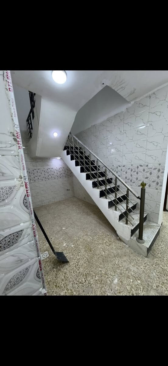 بيت للايجار ***********
بيت للإيجار  كاظمية الثانية//طي بناء حديث ٨٠ متر طابقين ثلاث غرف واستقبال ومطبخ للاتصال*********** 
(((نزال قاسم الوكيل)))
